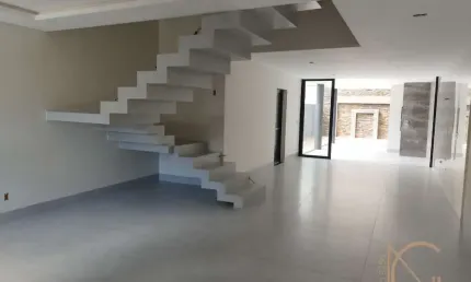 Linda casa em Condomínio com 03 casas no Bairro América e 4 quartos, sendo 02 suítes