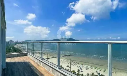 Cobertura reformada frente mar no Boqueirão em Santos