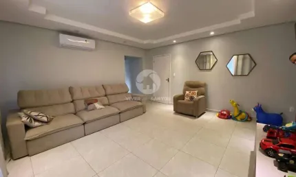 Lindo apartamento reformado de 3 dormitórios com duas suítes a 10 minutos da praia.