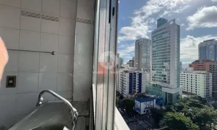 APARTAMENTO 1 DORM, SALA, COZINHA, VAGA, NA QUADRA DA PRAIA