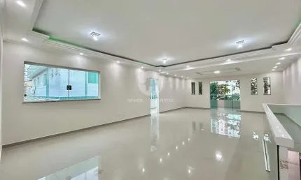 Casa Sobreposta Alta com piscina e churrasqueira à venda no Bairro do Macuco