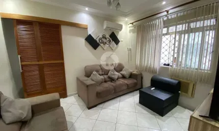 Apartamento dois dormitórios (1 suíte) no Embaré a 5 quadras da praia