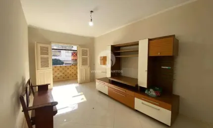 Apartamento espaçoso na ponta da praia – 2 dormitórios, duas salas e varanda