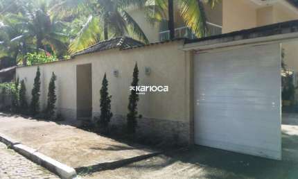 Magnifica casa com com 320m² em terreno com 612m² tendo 5 suites.