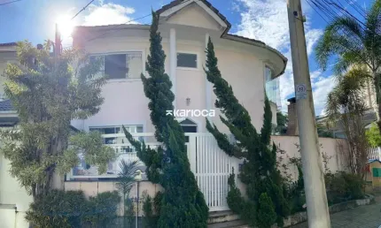Casa de condomínio totalmente reformada pronta para morar!