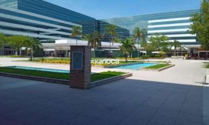 Loja para alugar com 75m², 1 banheiro, 1 vaga de garagem.