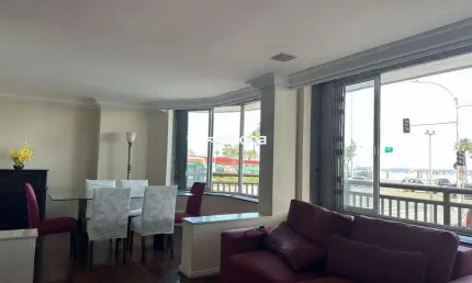 Apartamento lindo super bem localizado e com o pé na praia.