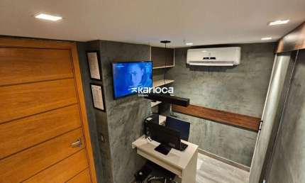Sala Comercial Mobiliada de 23m² com Varanda e Vaga - Pronta para Uso