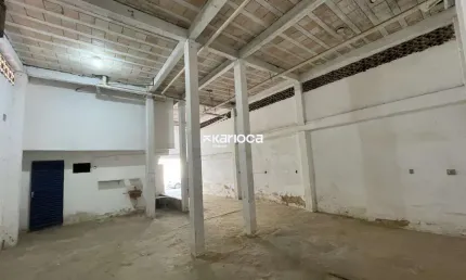 Galpão 150m² à Venda na Taquara: Pé Direito 5m, Escritório e 2 Banh. Próx. Estrada do Mapuá!