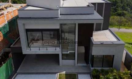 Linda casa no condomínio Reserva Santa Anna (Casa nova com planejados)