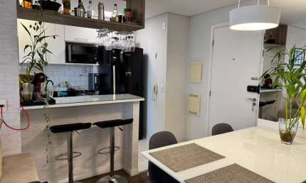 Apartamento mobiliado de 2 dormitórios em Alphaville