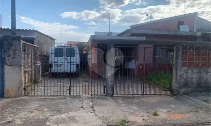 Casa à venda com 2 quartos,  em Parque Nossa Senhora da Candelária, Itu - SP
