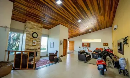 Casa à venda com 3 quartos, sendo 3 suítes,  em parque village castelo, itu - sp