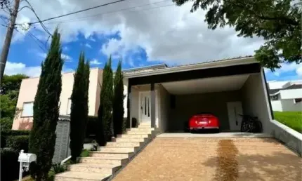 Casa  à venda com 3 quartos, sendo 1 suíte,  no condomínio Parque do Varvito, Itu - SP