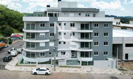 Apartamento de 03 Dormitórios com Terraço no Bairro Centro em Flores da Cunha