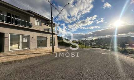 Sala Comercial de Esquina e Térrea no Bairro Aparecida em Flores da Cunha