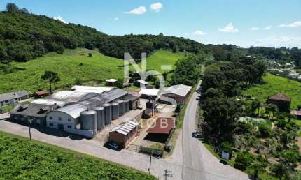 Pavilhão com 850m  no Alfredo Chaves em Flores da Cunha