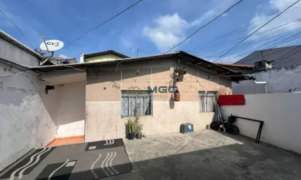 Casa com 3 quartos à venda na Rua do Jardineiro, 30, Boqueirão, Curitiba