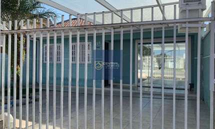 BELÍSSIMA CASA EM PINHAIS - 3 QUARTOS - 1 SUÍTE - ÓTIMA LOCALIZAÇÃO