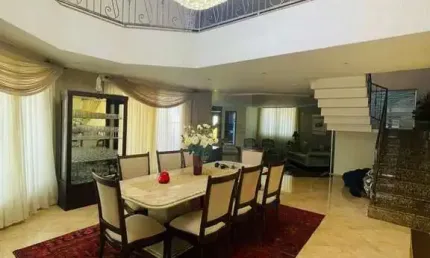 Casa alto padrão com 4 suítes em Curitiba no bairro: Boa vista