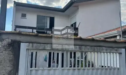 Sobrado no coração do Sítio cercado, 100 m de área construída