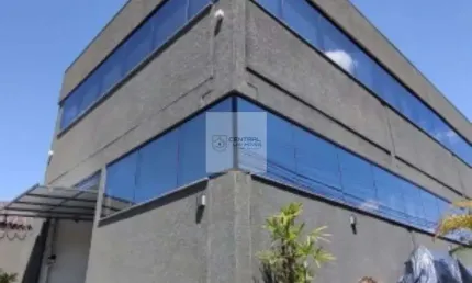 Barracão/galpão/depósito c/ 4 salas . Suporta tráfego de caminhões