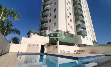 Espaçoso apartamento à venda com vistas deslumbrantes em andar alto e com exposição solar perfeita