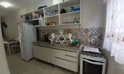 Encantador Apartamento de 2 Dormitórios a Poucos Minutos da Praia, à Venda em Massaguaçu, Caraguata
