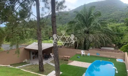 Casa a venda Capricórnio com piscina e área gourmet.