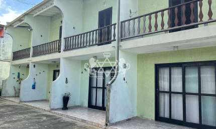 Casa em Condominio c/2 dorms e 3 vagas de garagem à venda a 300m da praia Martim de Sa, Caraguatatu