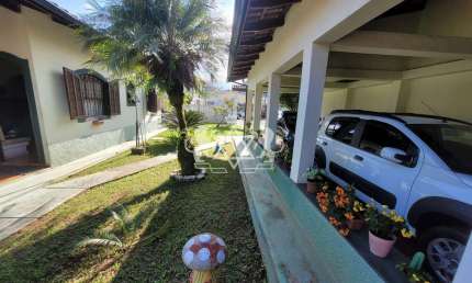 Casa à venda com edícula, 04 vagas, muito bem localizada; Ipiranga, Caraguatatuba, SP
