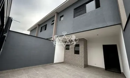 Sobrado Novo à Venda, com 60m² de Área Construída , a 400 metros da Praia, com uma Sala Ampla e 2 S
