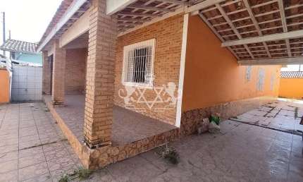 Casa à venda apenas a 400m da rodovia, no bairro Barranco Alto em Caraguatatuba, Litoral Norte de S