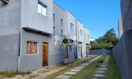 Sobrado à venda, Capricórnio II, Caraguatatuba, SP.  Sua localização é privilegiada, pois está próx