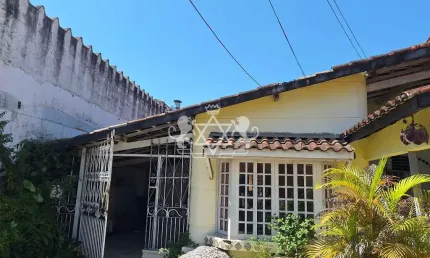 Casa à venda, Sumaré, de frente a ótimos pontos comerciais em   Caraguatatuba, SP