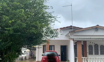 Excelente oportunidade de investimento em um espaçoso imóvel de esquina à venda no Porto Novo, Cara