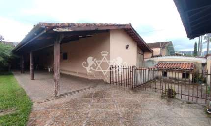 Casa à venda com dois terrenos, total de 720m², pode ser vendido separadamente, bairro Indaiá, 600