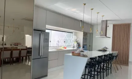Linda Casa de Alto Padrão em Condominio à Venda, Mar Verde II, Caraguatatuba, SP