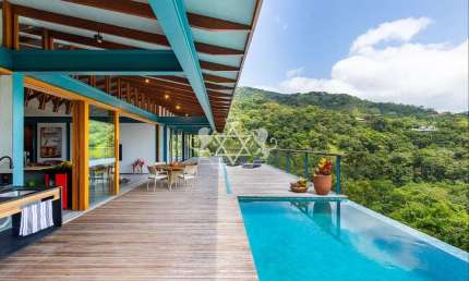 Casa alto padrão em condomínio do Pulso em Ubatuba -SP