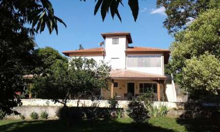Chácara  à venda com 5 amplos dormitórios, e  4 banheiros, Bairro da Grama, Paraibuna, SP