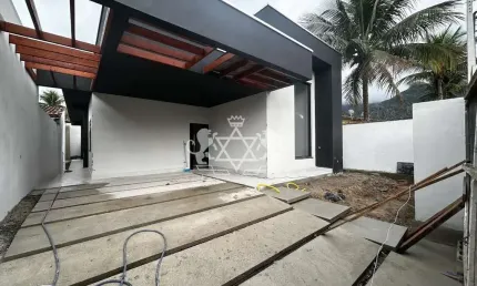 Casa à venda, com  272m² AT I 162m² AU, 3 dormitórios sendo 1 suite, área de lazer com piscina e ch