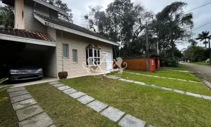 Sobrado à Venda com 384m² de AT I 162m² AC, 3 Dormitórios sendo 2 suítes, Mar Verde II, Caraguatatu