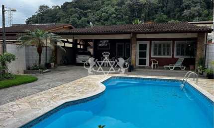 Casa à venda 3 dorms c/1 suite c/ piscina na Lagoinha, Ubatuba, SP