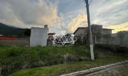 Terreno à venda na Praia da Enseada, São Sebastião 