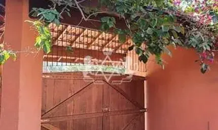 Ótima oportunidade de sobrado à venda para morar ou investir c/ 400 m2 no bairro da Massaguaçu em C