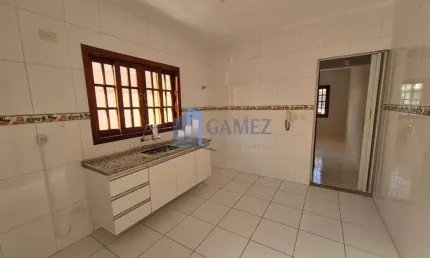 Casa com 2 quartos para alugar no Centro, Atibaia 