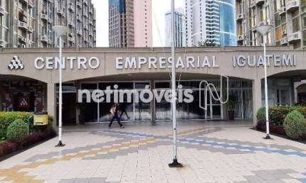 Sala comercial para alugar na Avenida Tancredo Neves, 274, Caminho das Árvores, Salvador