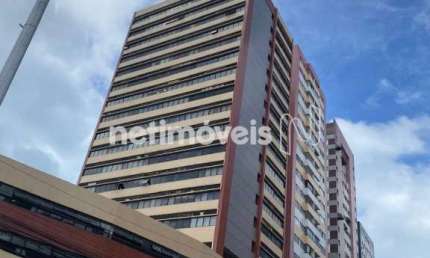 Sala comercial para alugar na Rua Edístio Pondé, 353, Stiep, Salvador