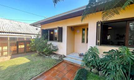 Casa com 3 quartos à venda na Rua Antônio Ártico, --, Centro, Caxias do Sul