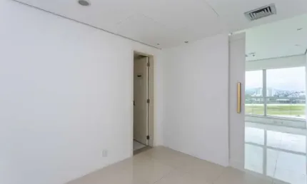 Sala comercial à venda na Avenida Diário de Notícias, 200, Cristal, Porto Alegre